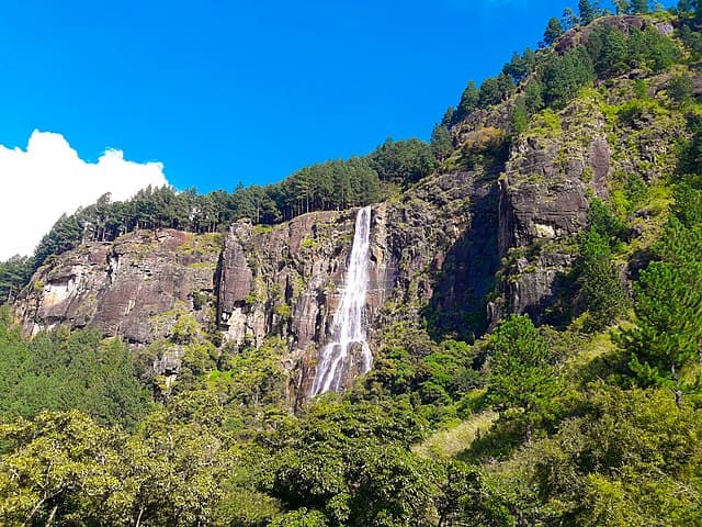 Bambarakanda Falls Hike