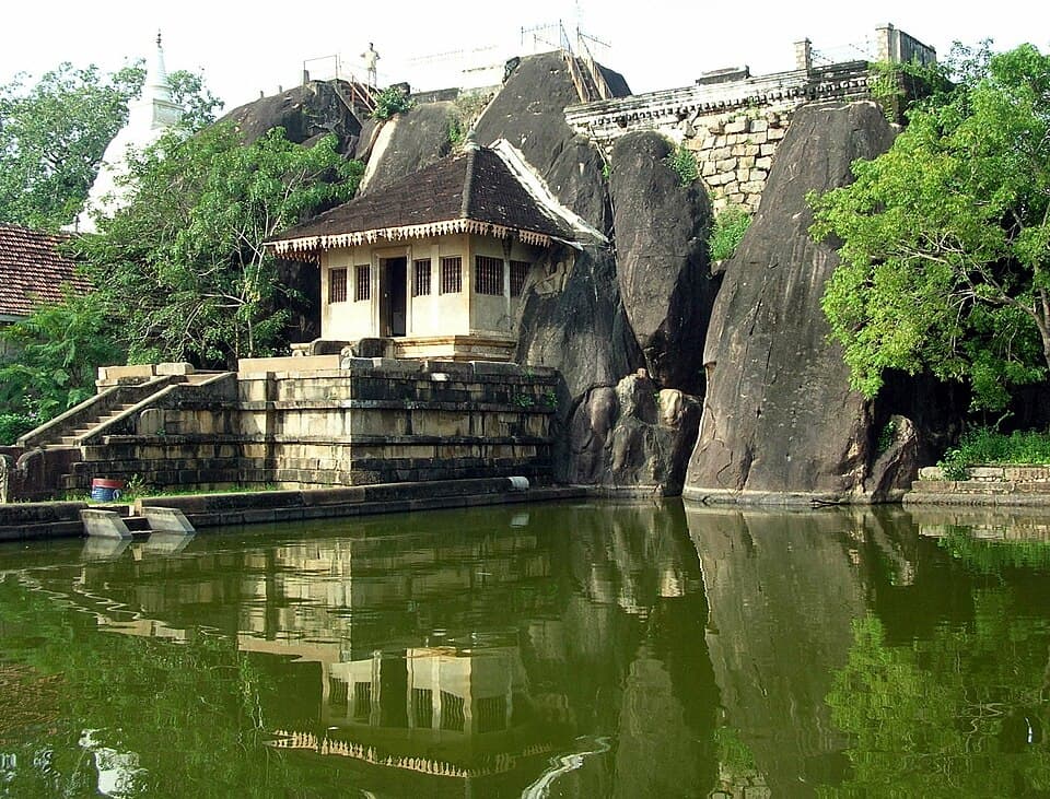 Isurumuniya rock temple and pond