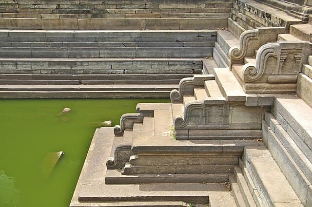 Stone steps at Kuttam Pokuna