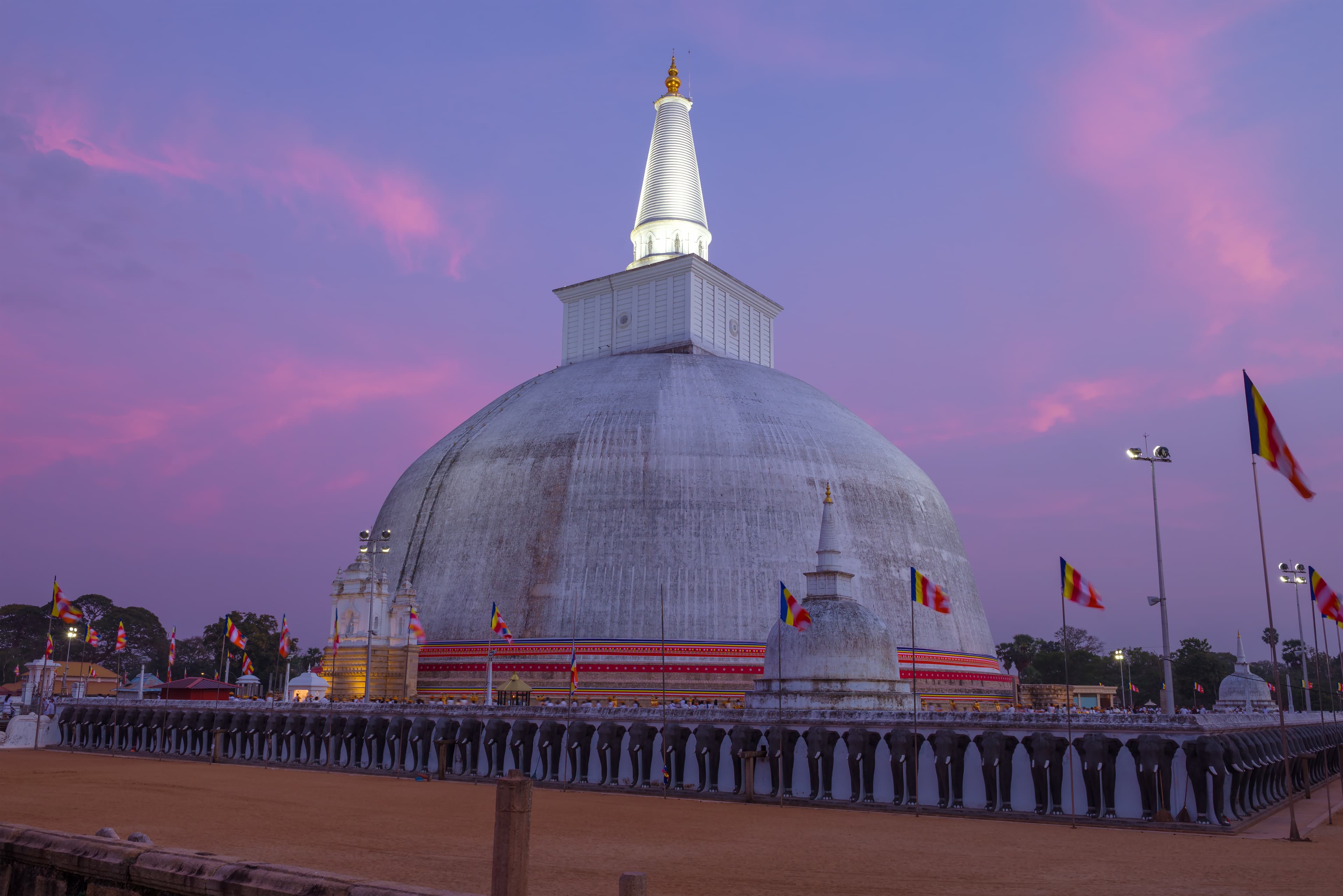 Ruwanwelisaya in purple twlight