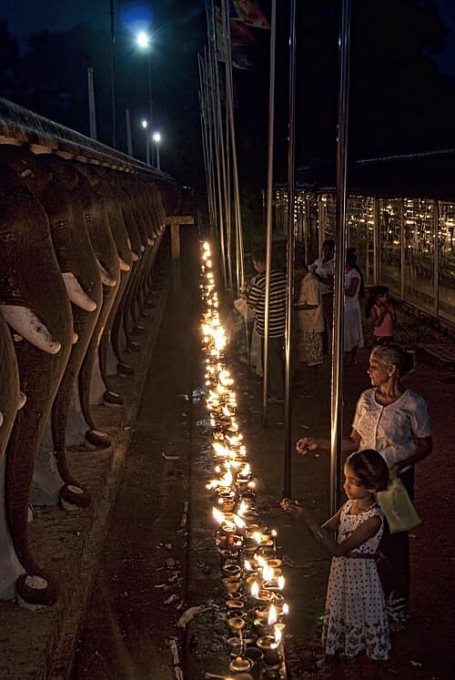 Evening chants and offerings